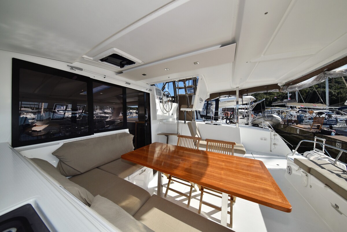 Fountaine Pajot Lucia 40 