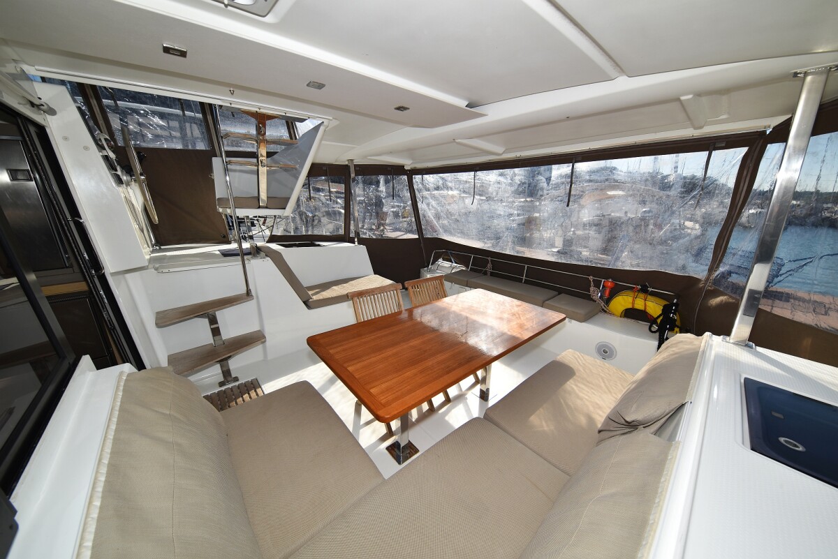 Fountaine Pajot Lucia 40 