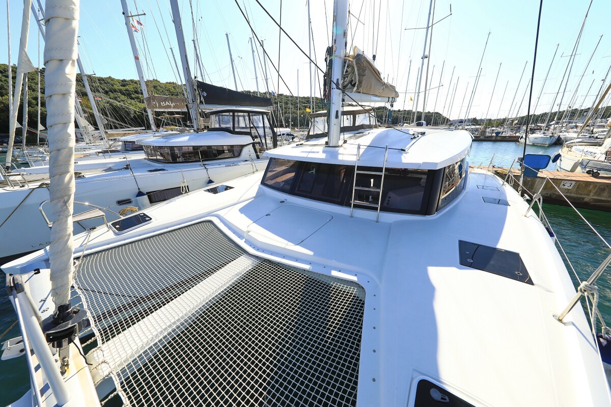 Fountaine Pajot Lucia 40 