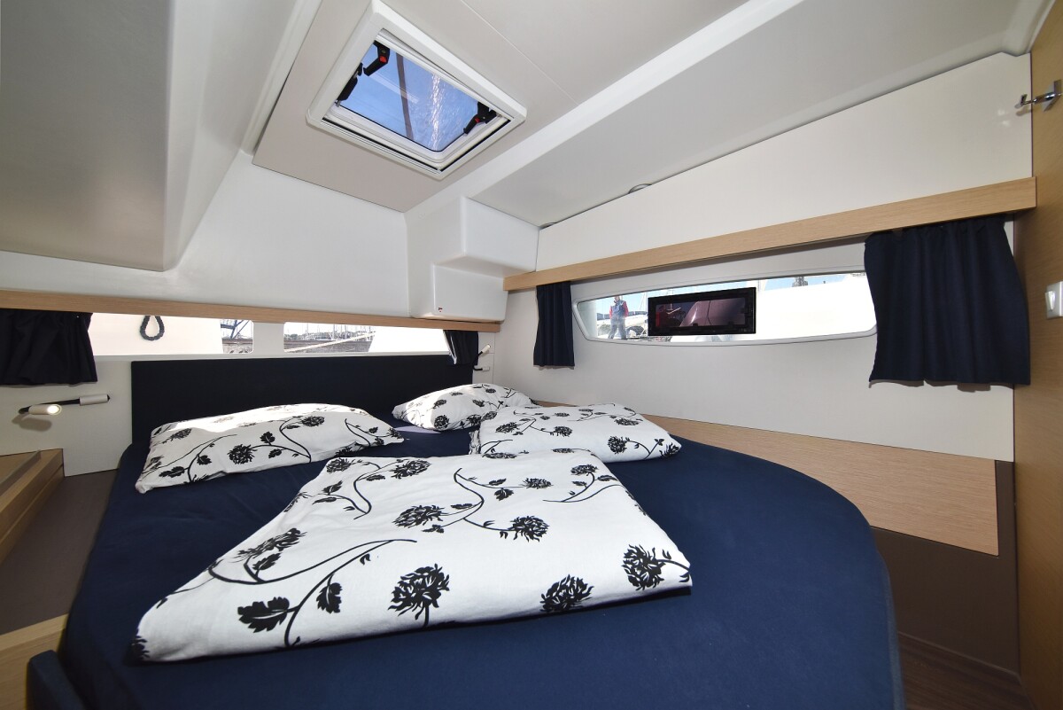 Fountaine Pajot Lucia 40 