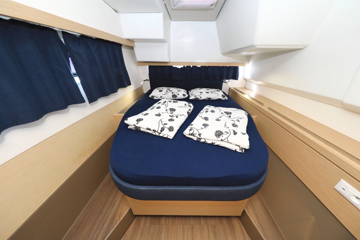 Fountaine Pajot Lucia 40 