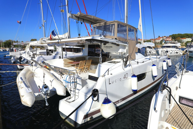 Fountaine Pajot Lucia 40 Floreanne