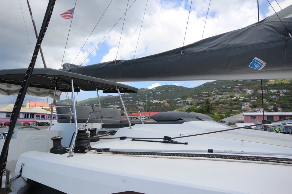 Fountaine Pajot Saona 47 Parrot Ice