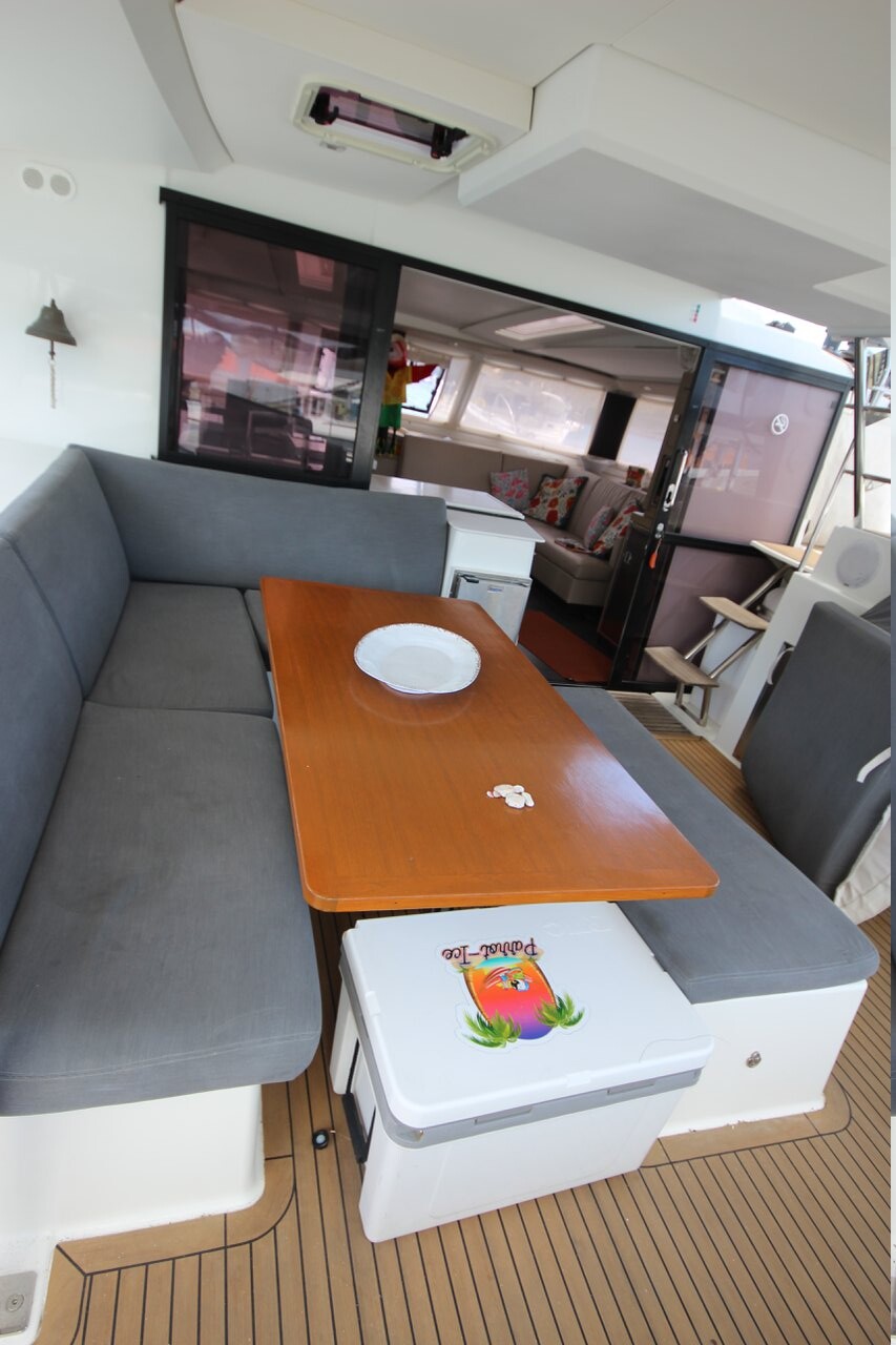 Fountaine Pajot Saona 47 Parrot Ice