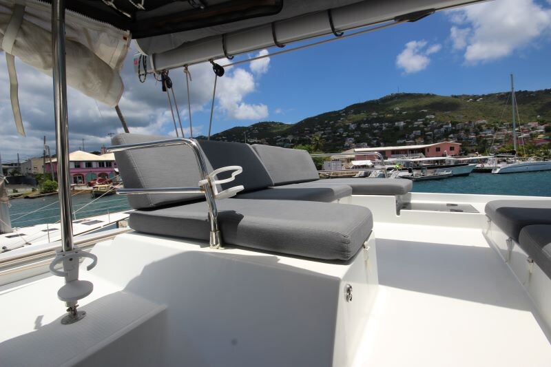 Fountaine Pajot Saona 47 Parrot Ice