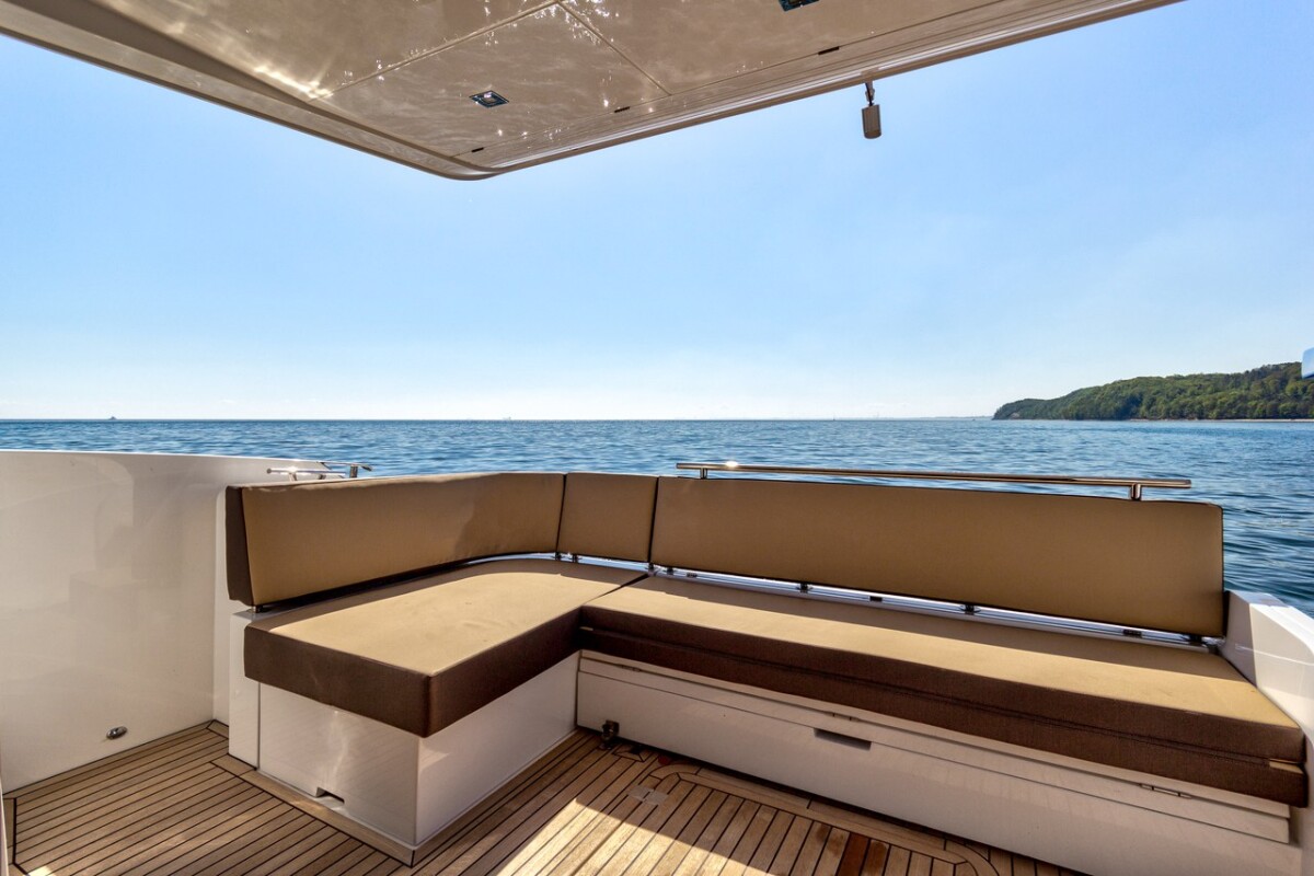 Galeon 420 Amber Blue