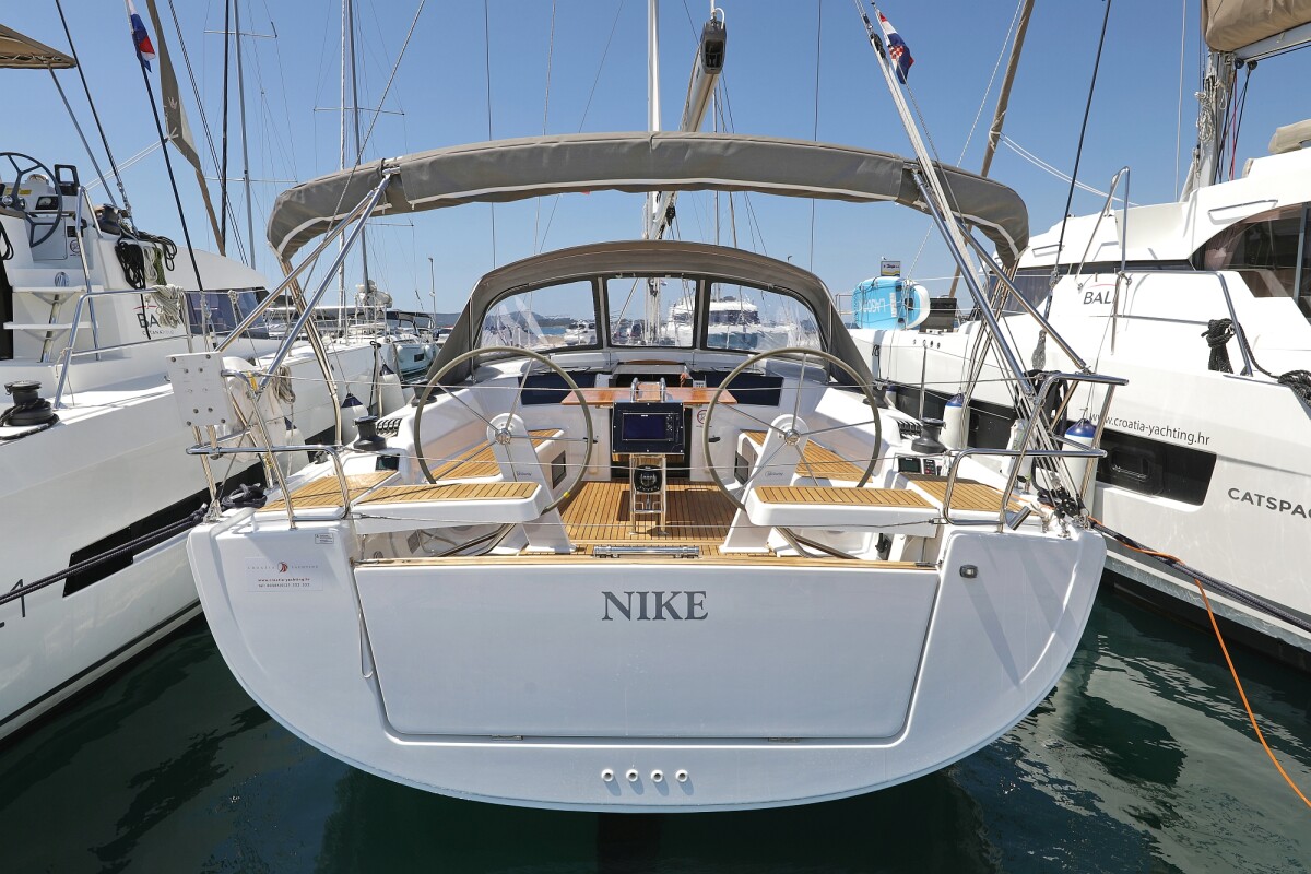 Hanse 418 Nike