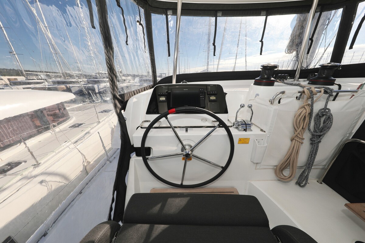 Lagoon 42 Equator