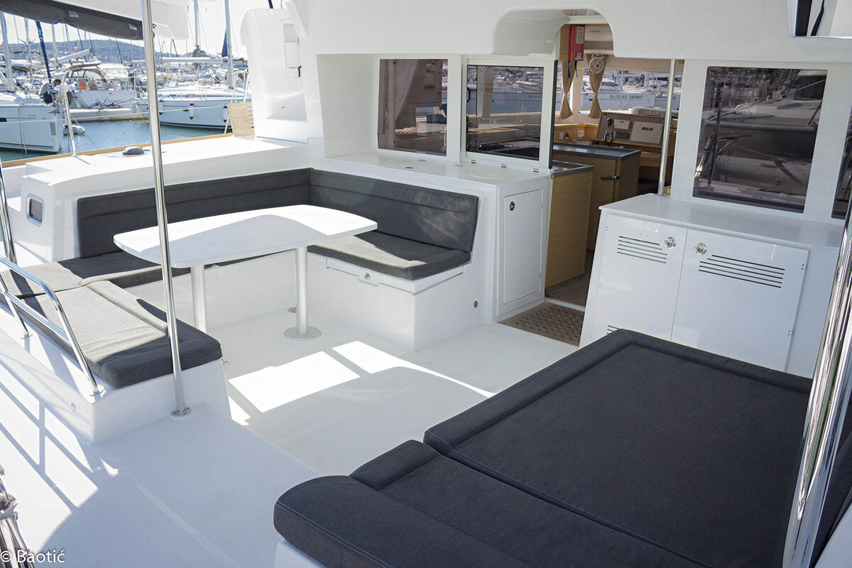 Lagoon 450 Baros