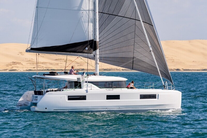 Lagoon 46 FLX