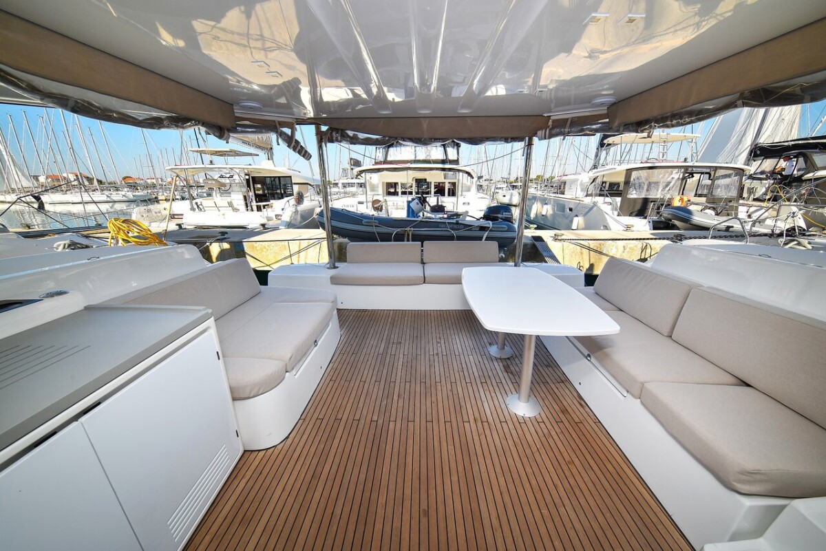 Lagoon 50 Lux