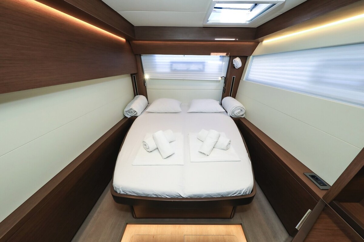 Lagoon 50 Lux