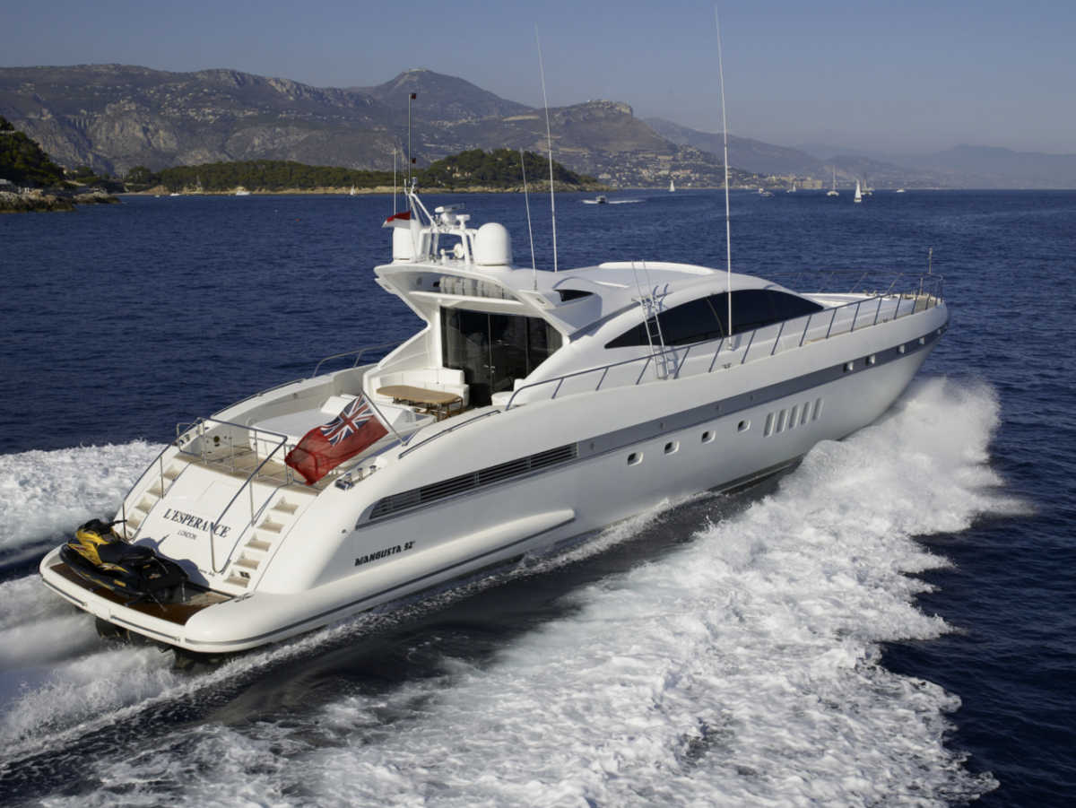 yacht mangusta 92