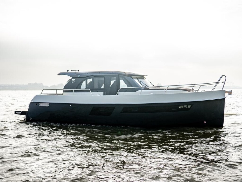 Maxima 37 Hvar