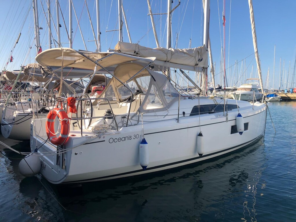 Oceanis 30.1 Arya