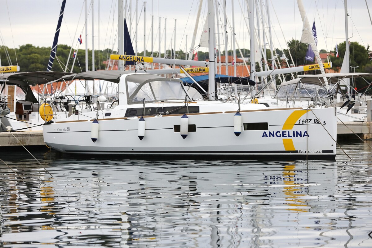 Oceanis 38 One