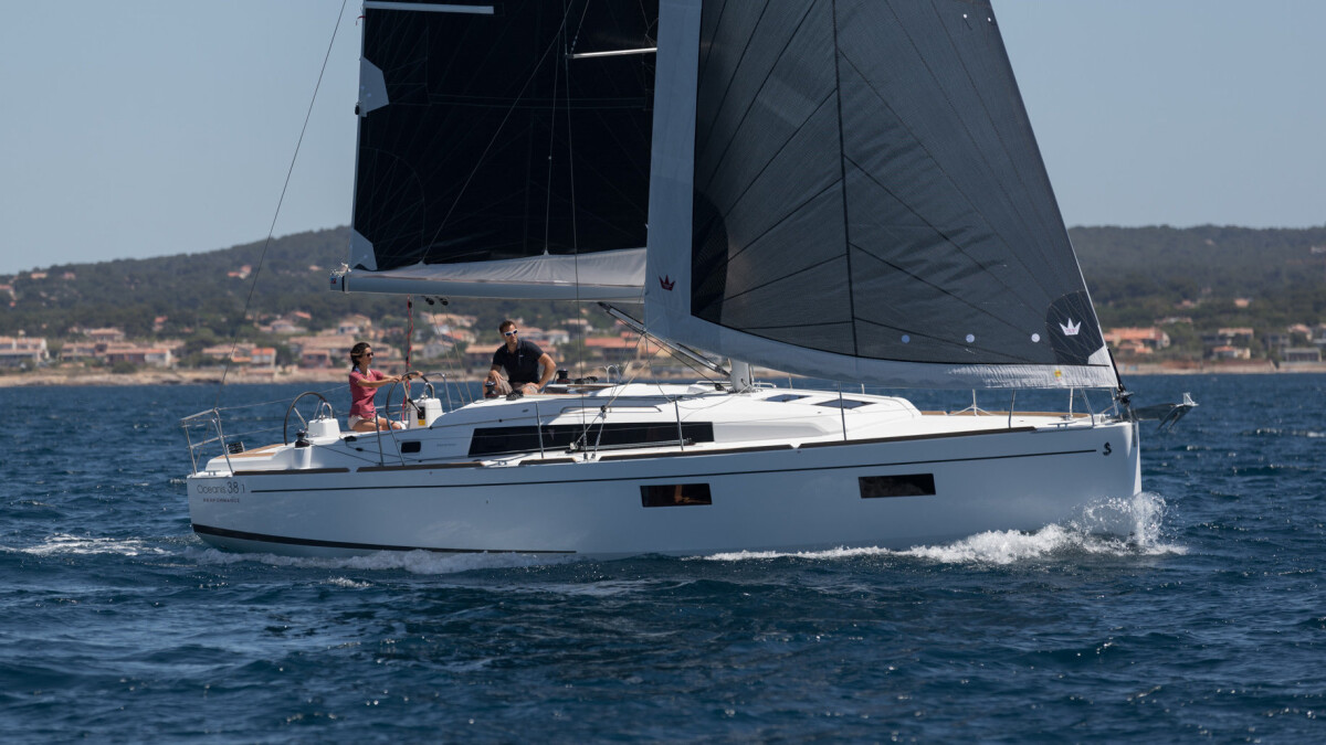 Oceanis 38.1 Maja