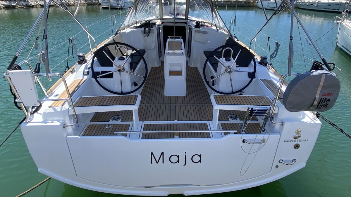 Oceanis 38.1 Maja