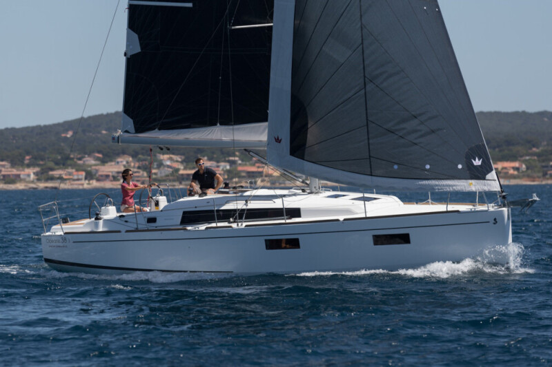 Oceanis 38.1 Maja