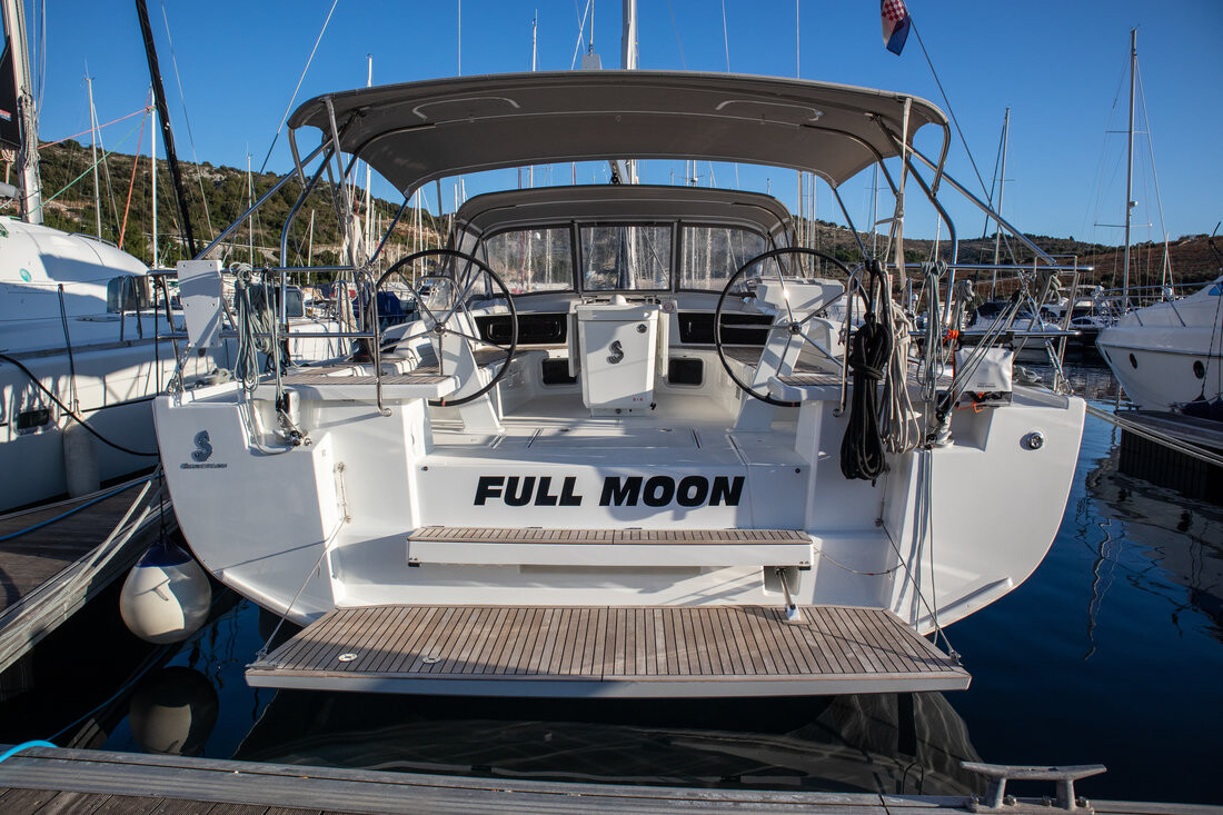 Oceanis 51.1 Full Moon