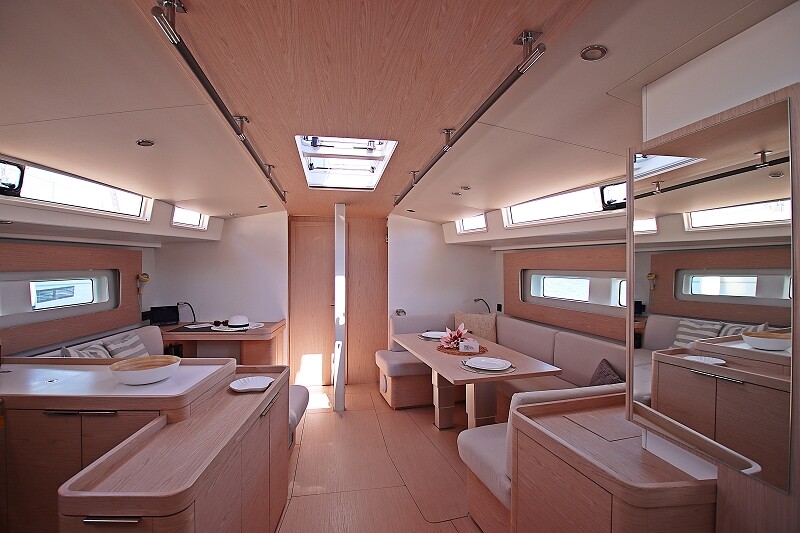 Oceanis Yacht 54 White Bird 