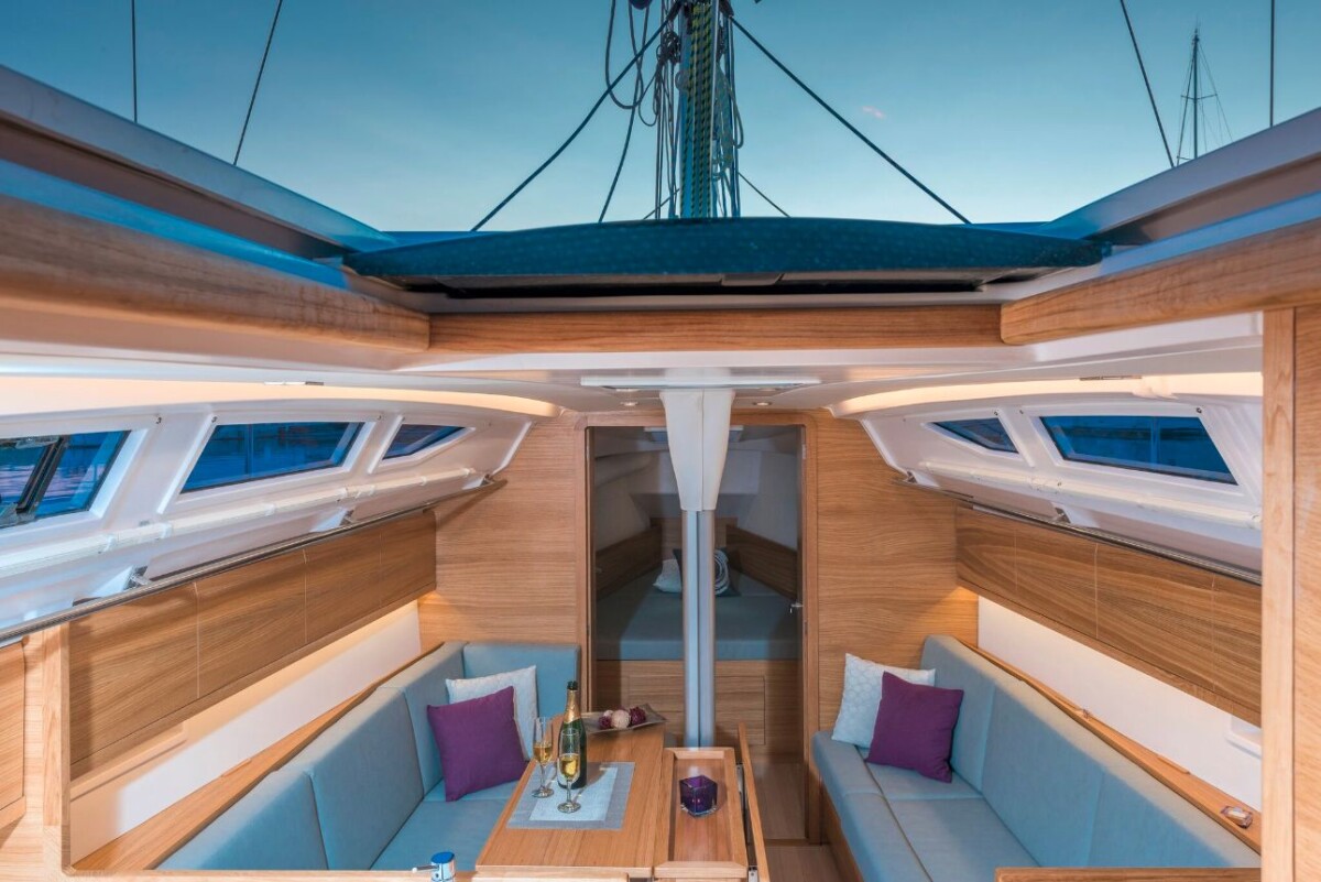 Salona 380 Navis Celere