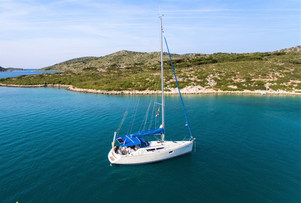 Sun Odyssey 36i Izella