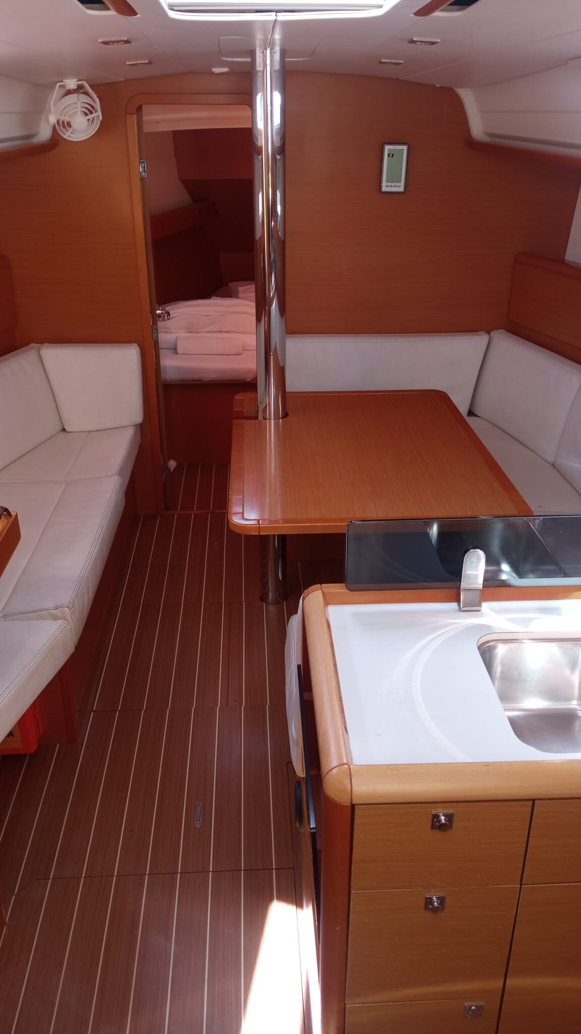 Sun Odyssey 379 talelli