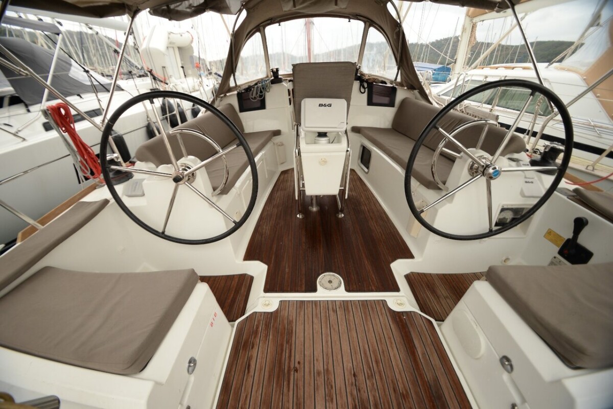 Sun Odyssey 379 Mitis