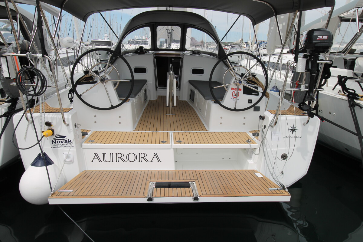 Sun Odyssey 380 Aurora