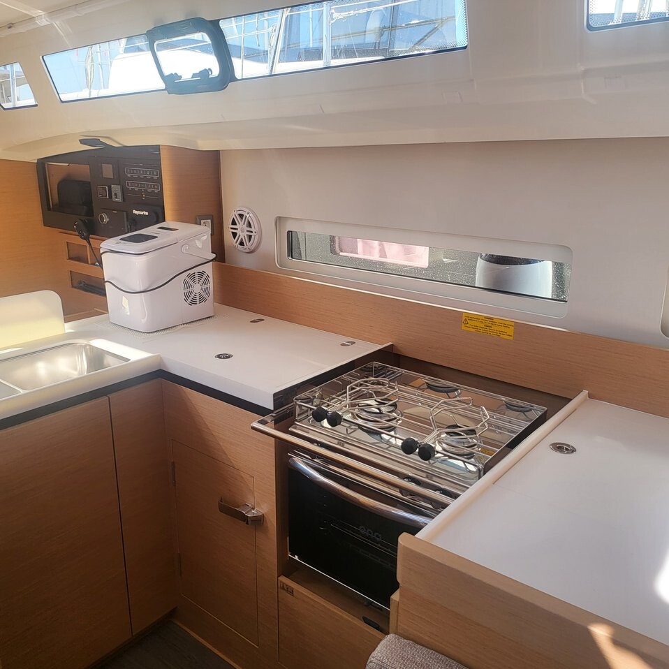 Sun Odyssey 410 Freya