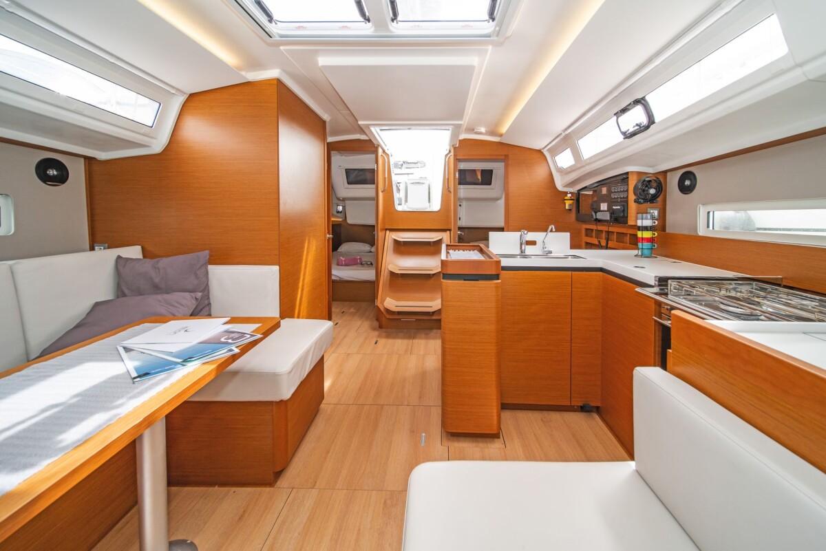 Sun Odyssey 410 Pnoe