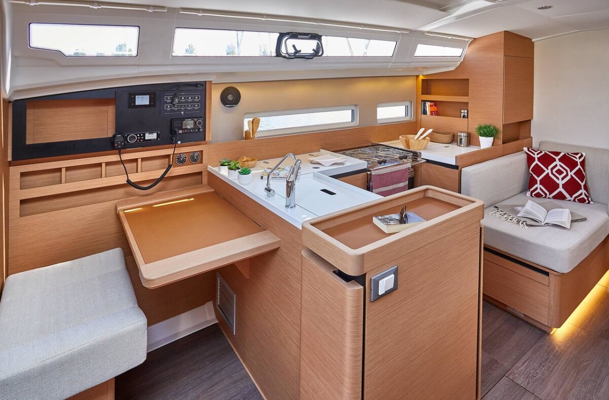 Sun Odyssey 410 Sea Breeze