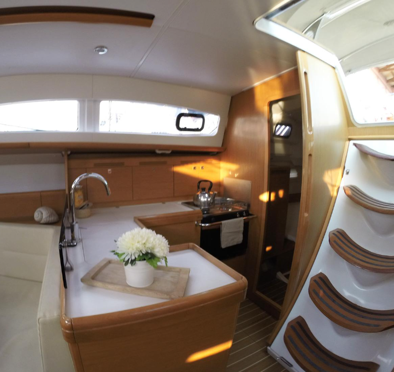 Sun Odyssey 42 DS Sweet Alis