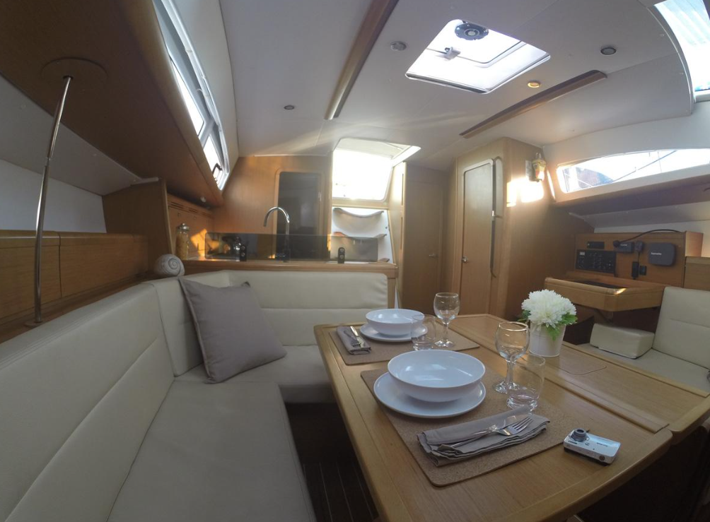 Sun Odyssey 42 DS Sweet Alis