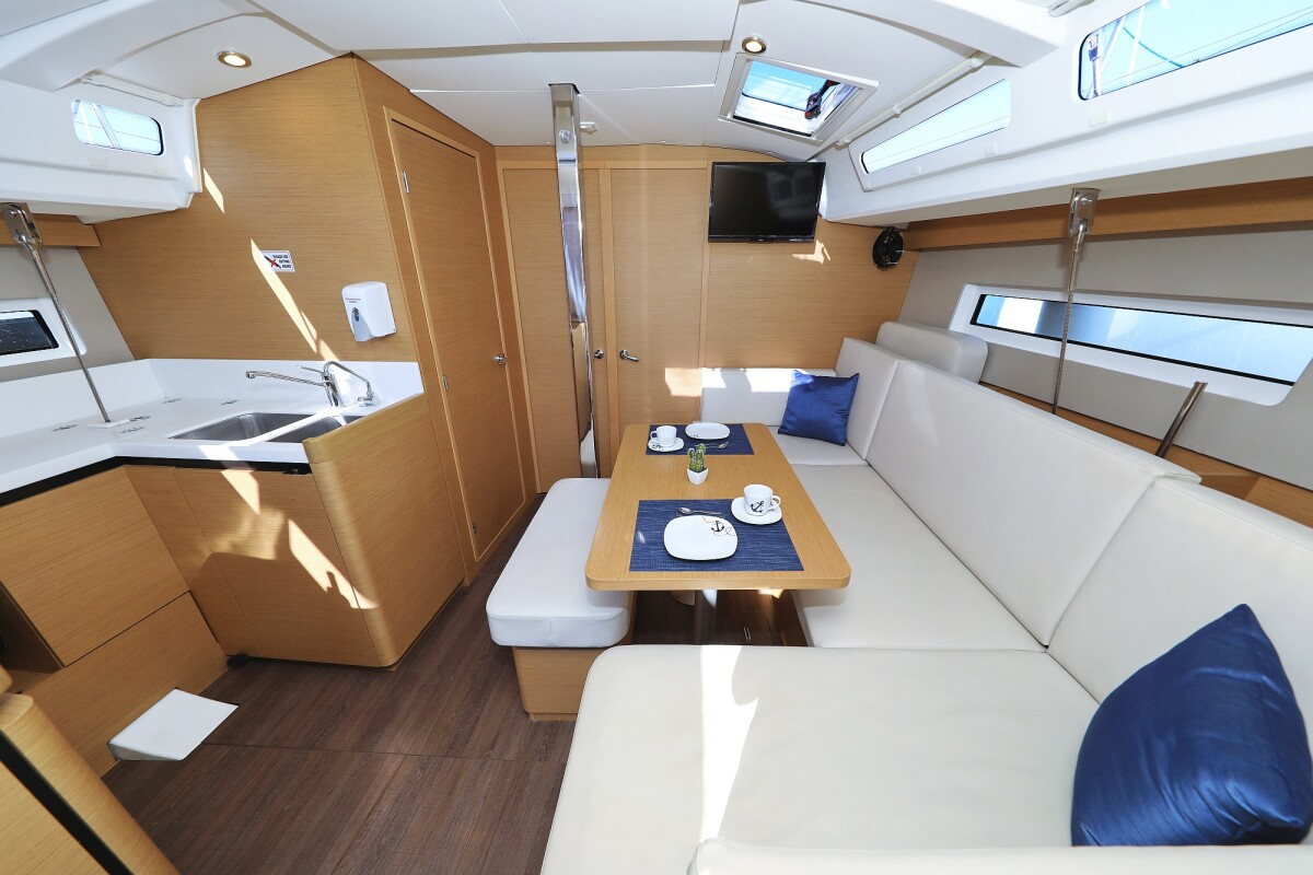 Sun Odyssey 440 Sea Star