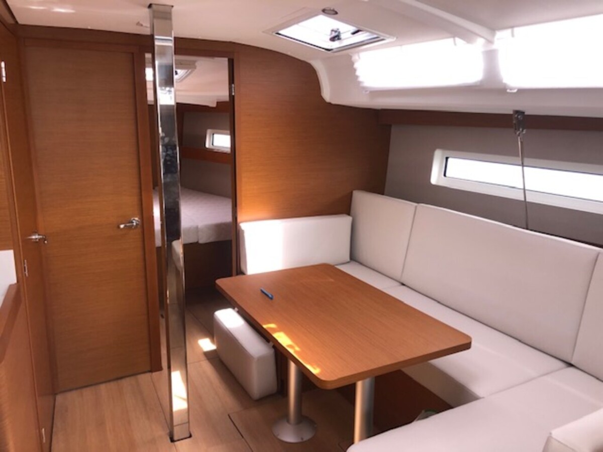 Sun Odyssey 440 Stardust