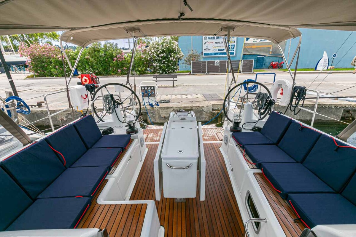 Sun Odyssey 440 Mystic Blue