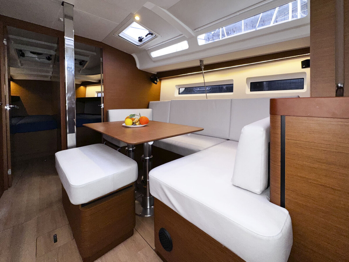 Sun Odyssey 440 tam elli