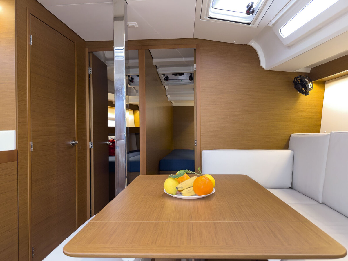 Sun Odyssey 440 tam elli