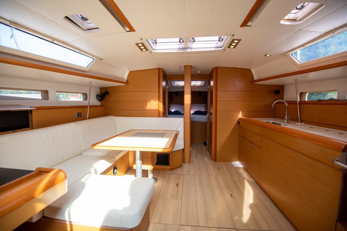 Sun Odyssey 469 Chinon 2