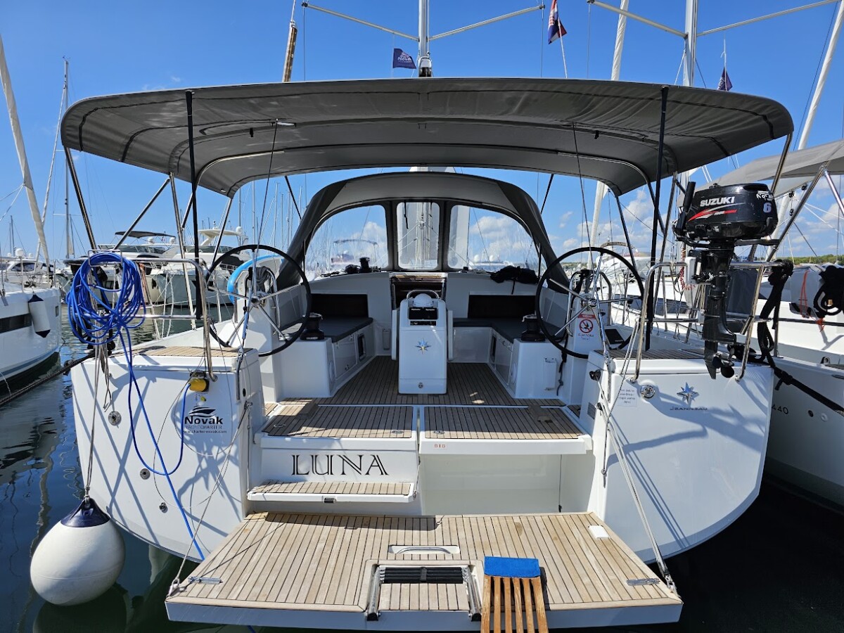 Sun Odyssey 490 Luna