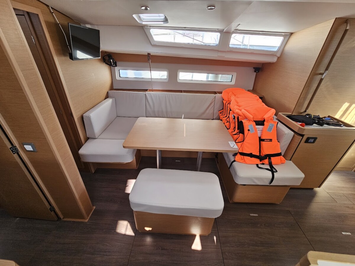 Sun Odyssey 490 Luna