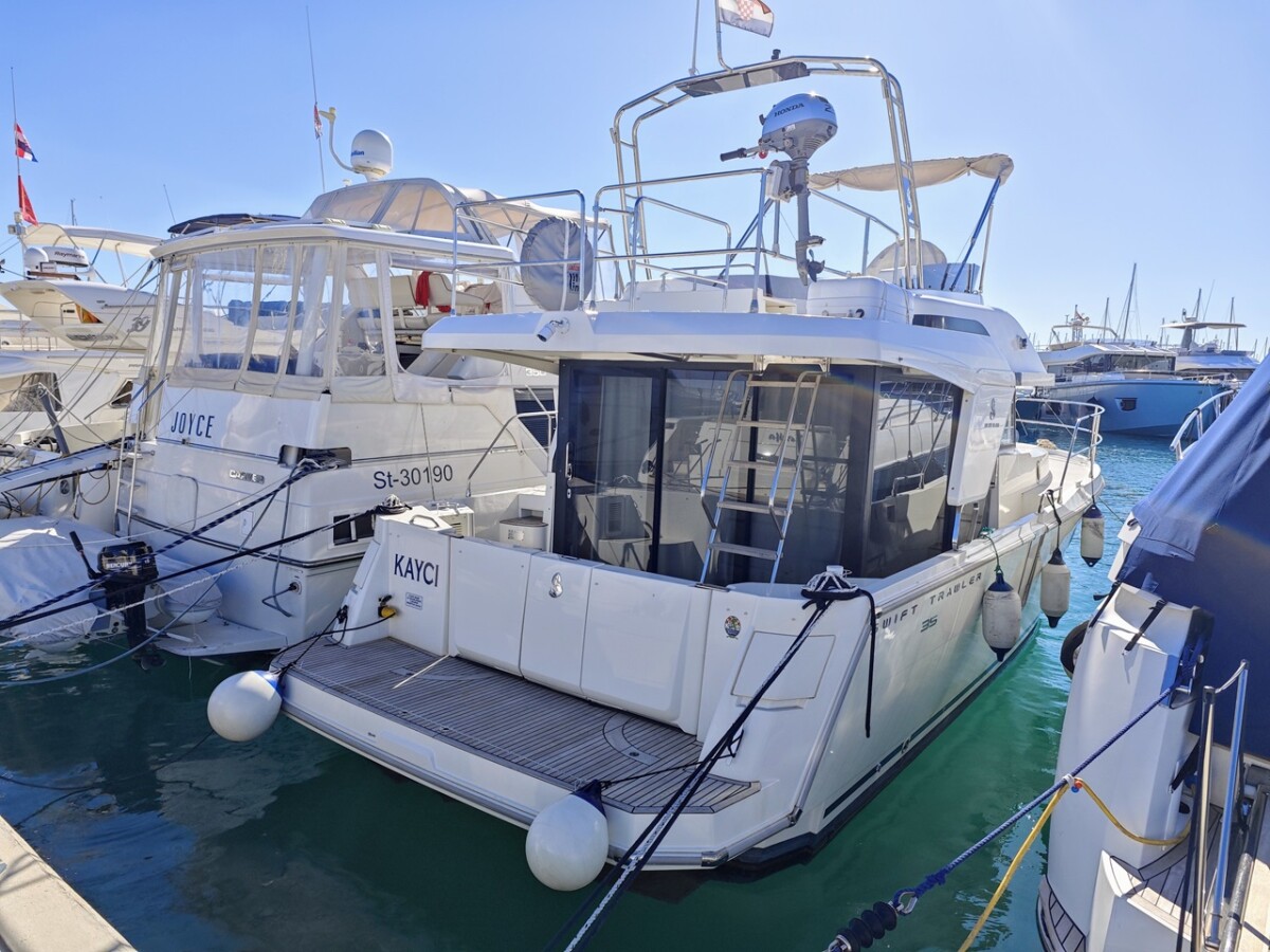 Swift Trawler 35 Kayci