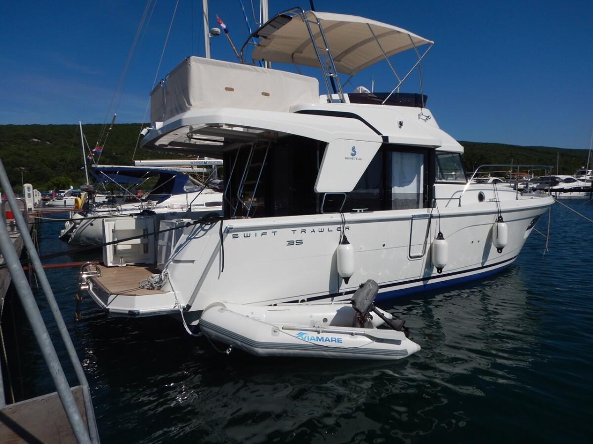 Swift Trawler 35 Kayci